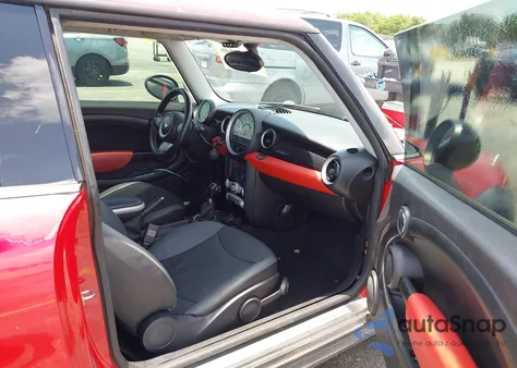 2010 Mini Cooper z USA, uszkodzony, nr VIN WMWMF3C5XATZ66894